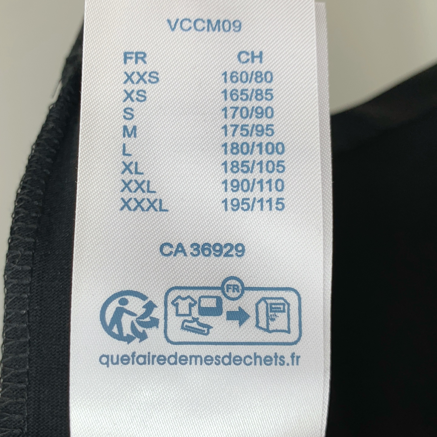 ssLV纯棉最新面料经典标识图案logo时尚简约潮流短袖，最顶级的品质专柜原单短袖，顶级制作工艺进口面料