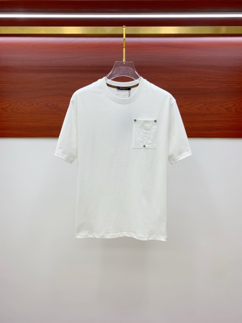 Louis Vuitton Classic Logo T-Shirt | Short Sleeve Cotton Tee | Fashionable Designer Top 1 Louis Vuitton Classic Logo T-Shirt | Short Sleeve Cotton Tee | Fashionable Designer Top