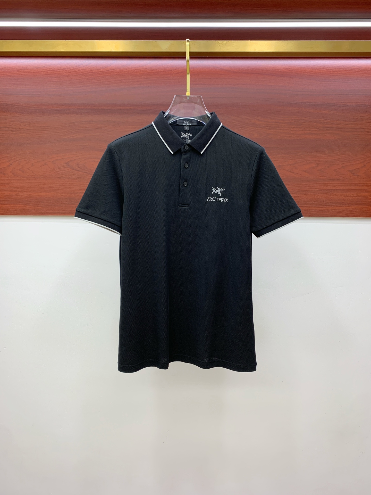 Arc'teryx Men's Polo Shirt - Classic Fit, Breathable Cotton, Logo Detail