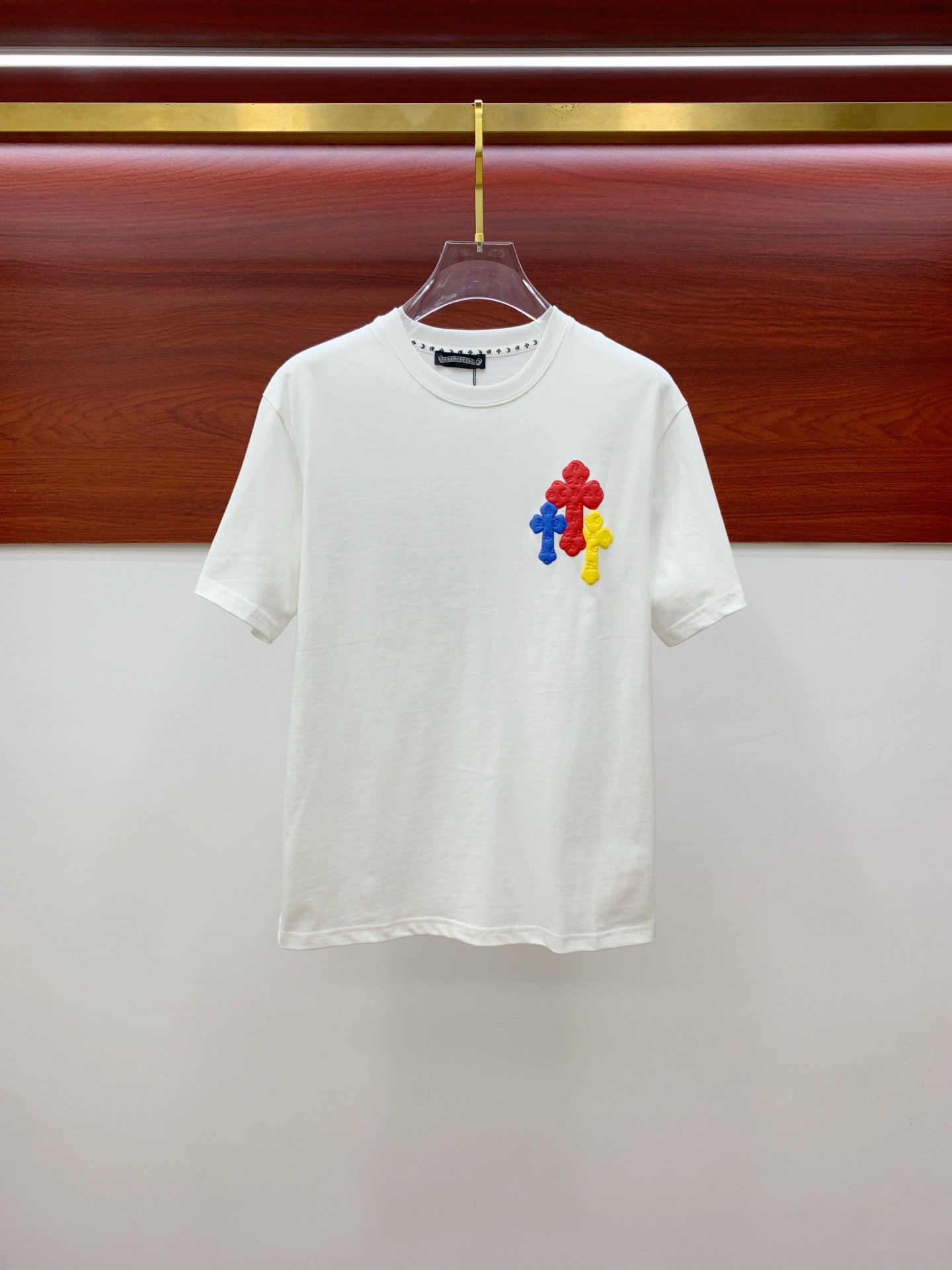 NO:468766,Croxin's new short-sleeved T-shirt in summer 2025, the personalized art series exclusively launched on the entire network. The versatile details are perfectly processed and pure cotton fabric is very exquisite. Original fabric. The same high-quality and comfortable hand feels very fashionable and personalized. A super versatile and beautiful style for men and women. The same color is black and white. The number of versatile and beautiful M-3XL, chrome hearts, T-shirt, tees, t-shirt, alexander wang19860909克罗心2025夏季新款短袖T恤,个性艺术系列全网独家首发 百搭款细节处理完美纯棉面料十分精致 原版面料 网红明星同款高版本 高品质手感非常舒服 时尚又个性 超级百搭好看的一款男女同款颜色黑、白 码数M-3XL,,chrome hearts,T-shirt,tees，t-shirt,alexander wang,Men's clothing