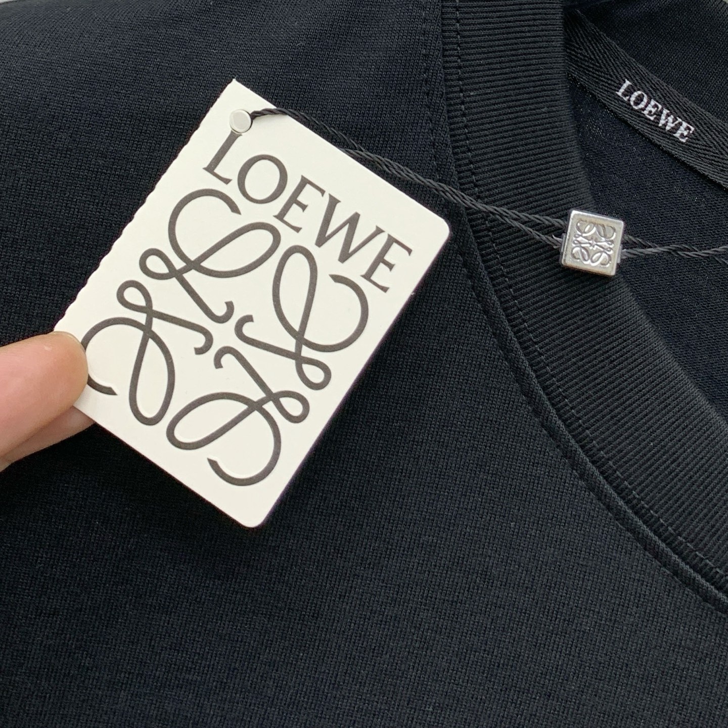 P罗意威2025夏季新款短袖T恤，个性艺术系列全网独家首发 百搭款细节处理完美纯棉面料十分精致 原版面料