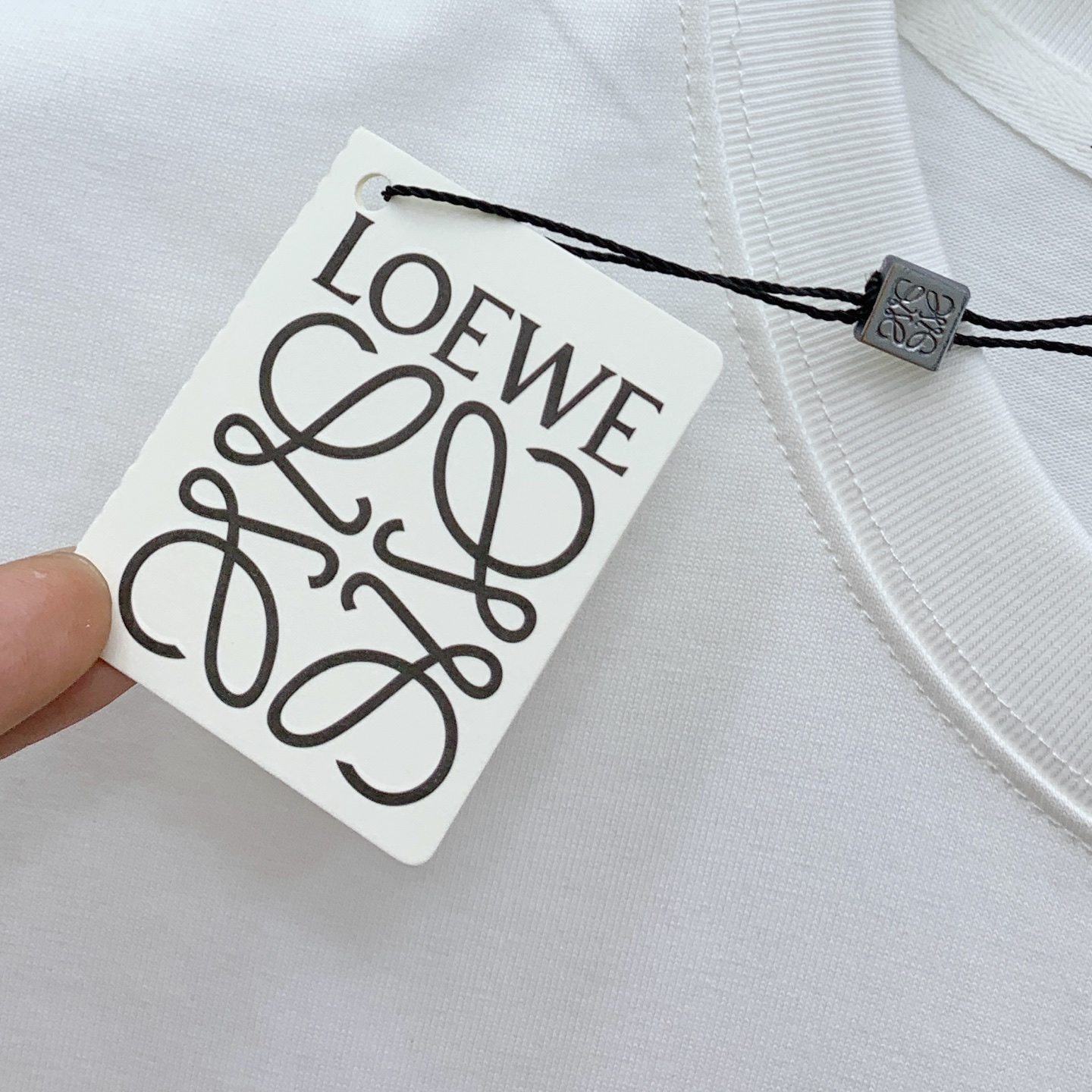 P罗意威2025夏季新款短袖T恤，个性艺术系列全网独家首发 百搭款细节处理完美纯棉面料十分精致 原版面料