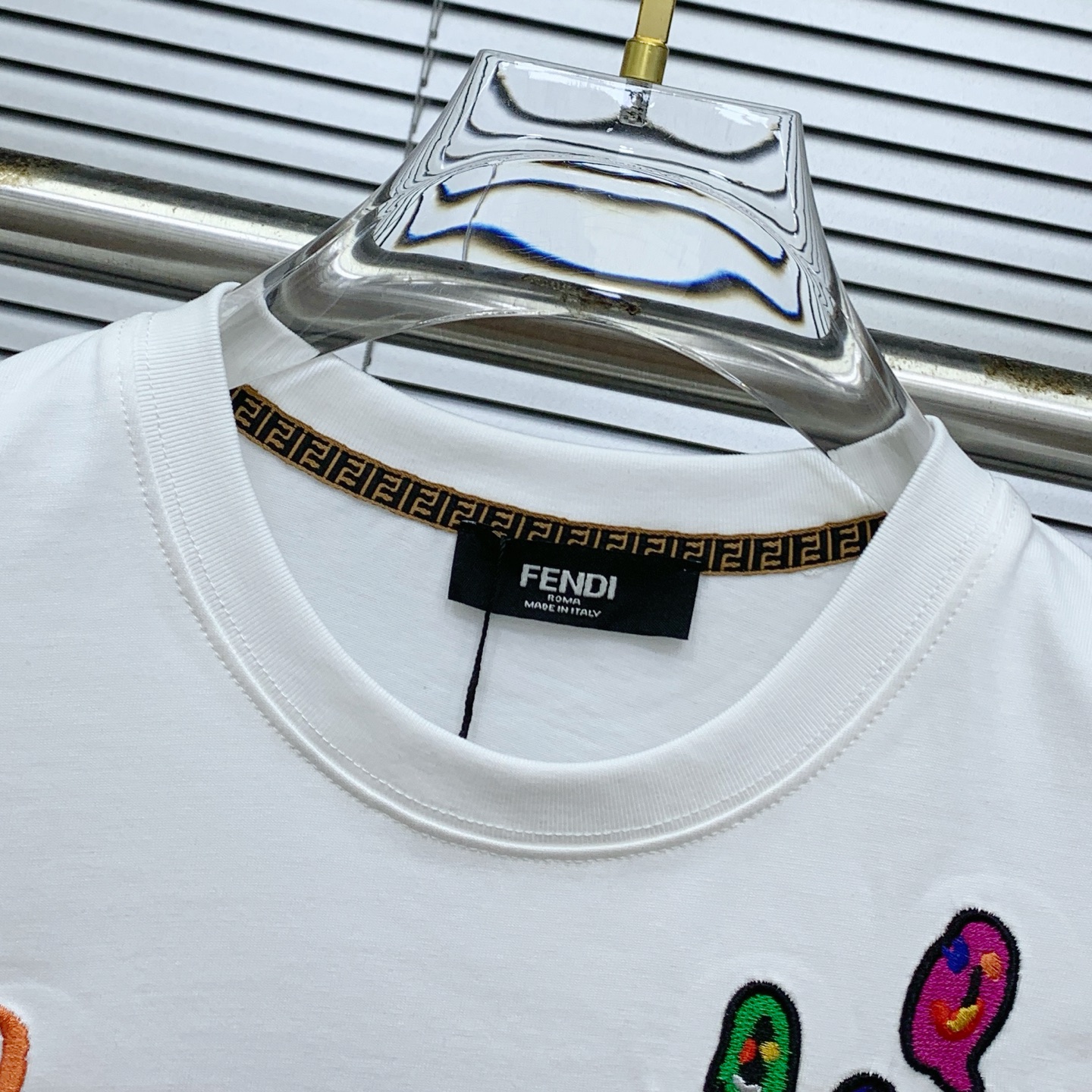 P芬迪2025夏季新款短袖T恤，个性艺术系列全网独家首发 百搭款细节处理完美纯棉面料十分精致 原版面料 