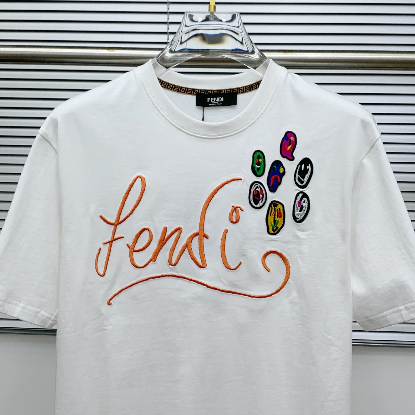 P芬迪2025夏季新款短袖T恤，个性艺术系列全网独家首发 百搭款细节处理完美纯棉面料十分精致 原版面料 