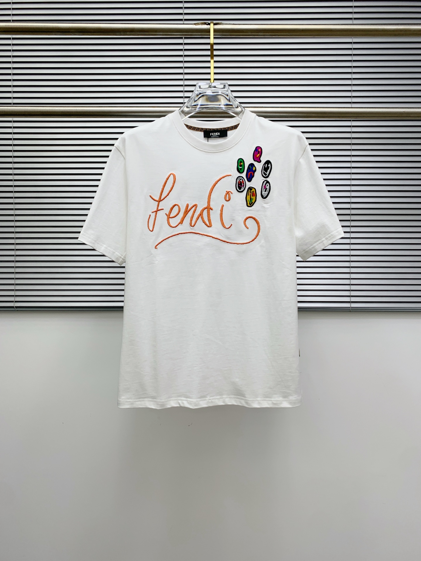 P芬迪2025夏季新款短袖T恤，个性艺术系列全网独家首发 百搭款细节处理完美纯棉面料十分精致 原版面料 