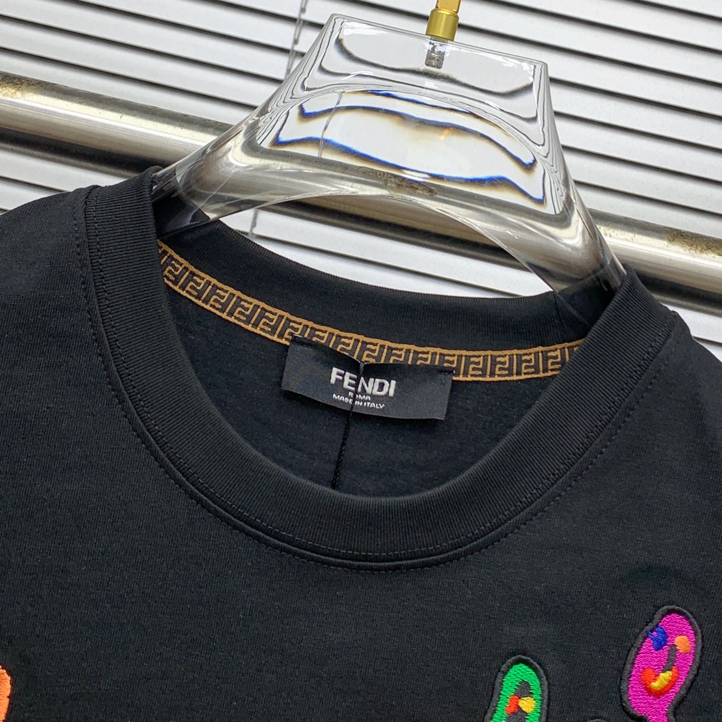 P芬迪2025夏季新款短袖T恤，个性艺术系列全网独家首发 百搭款细节处理完美纯棉面料十分精致 原版面料 