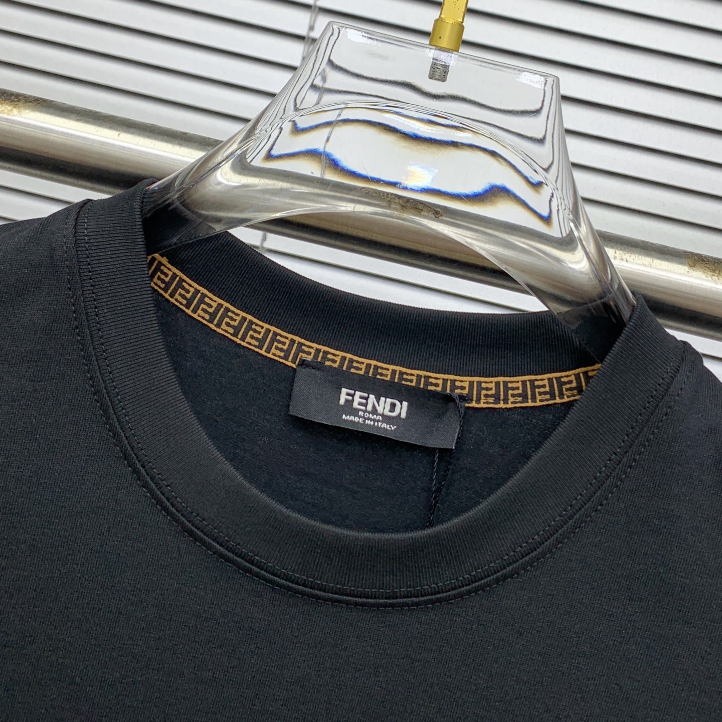 P芬迪2025夏季新款短袖T恤，个性艺术系列全网独家首发 百搭款细节处理完美纯棉面料十分精致 原版面料 