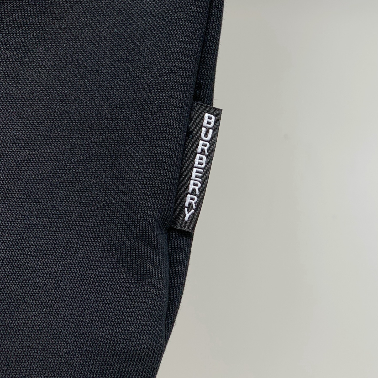 P巴宝莉2025夏季新款短袖T恤，个性艺术系列全网独家首发 百搭款细节处理完美纯棉面料十分精致 原版面料