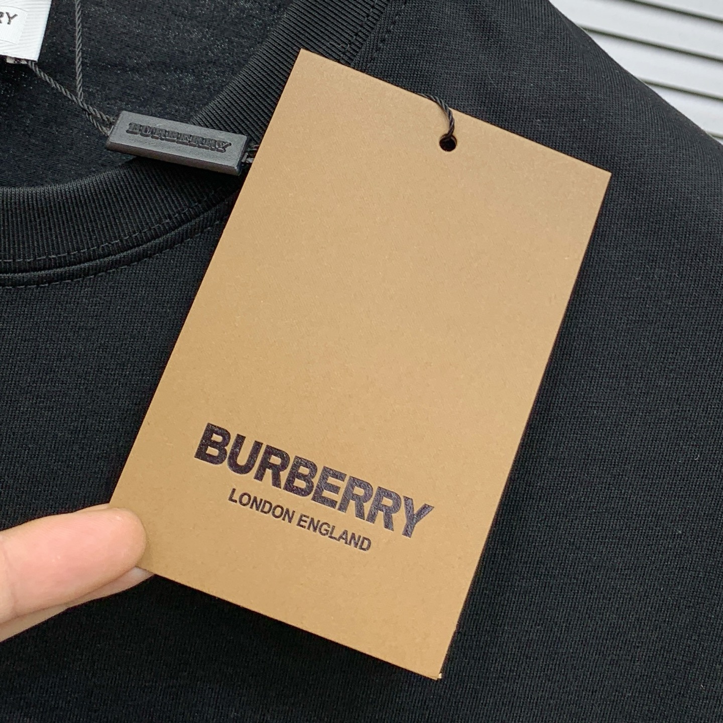 P巴宝莉2025夏季新款短袖T恤，个性艺术系列全网独家首发 百搭款细节处理完美纯棉面料十分精致 原版面料