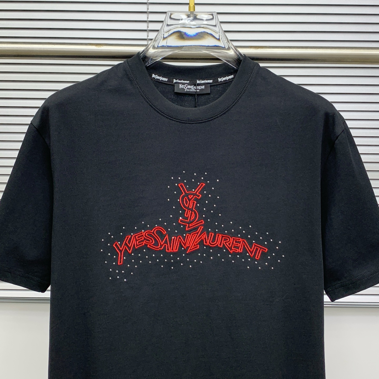 P圣罗兰2025夏季新款短袖T恤，个性艺术系列全网独家首发 百搭款细节处理完美纯棉面料十分精致 原版面料