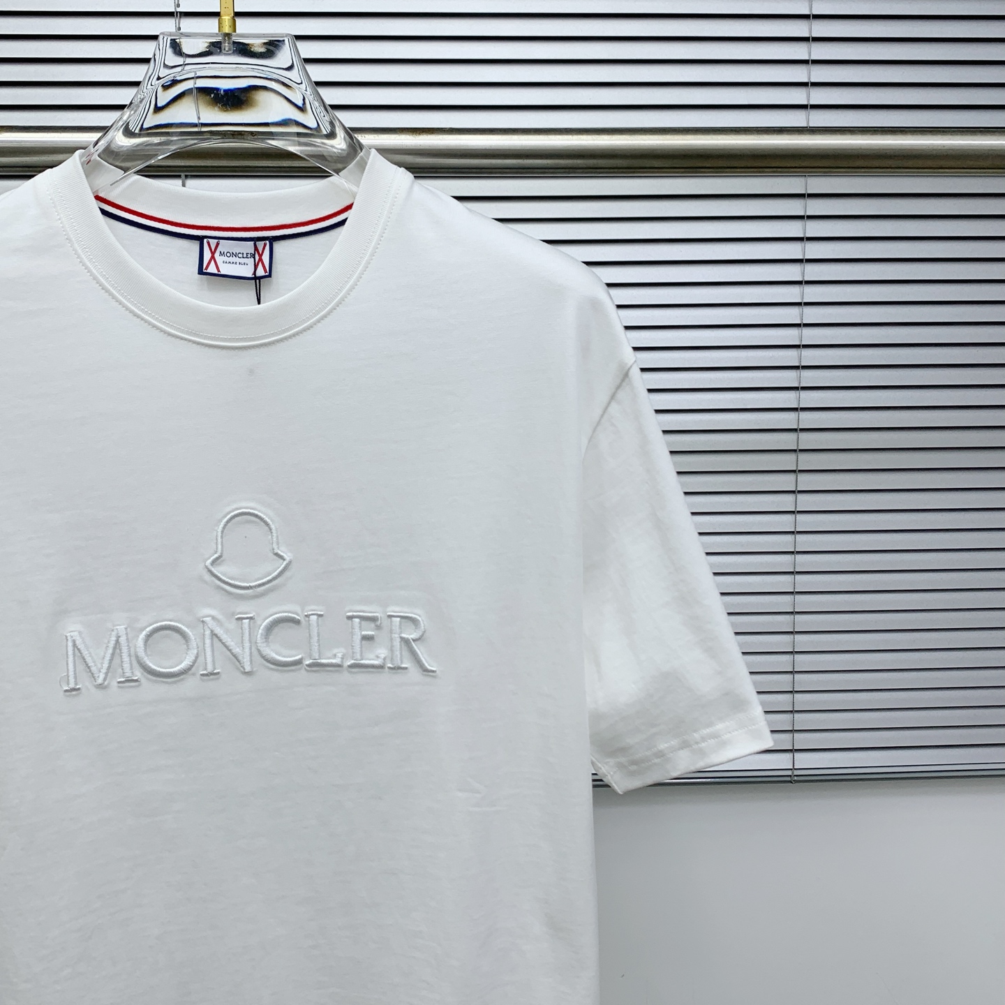 P蒙口2025夏季新款短袖T恤，个性艺术系列全网独家首发 百搭款细节处理完美纯棉面料十分精致 原版面料 