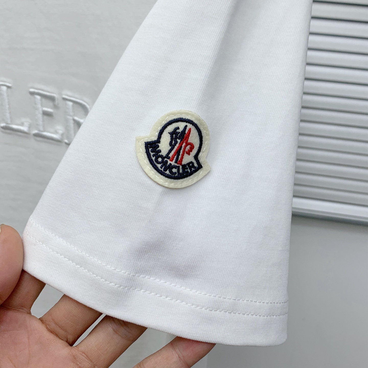 P蒙口2025夏季新款短袖T恤，个性艺术系列全网独家首发 百搭款细节处理完美纯棉面料十分精致 原版面料 