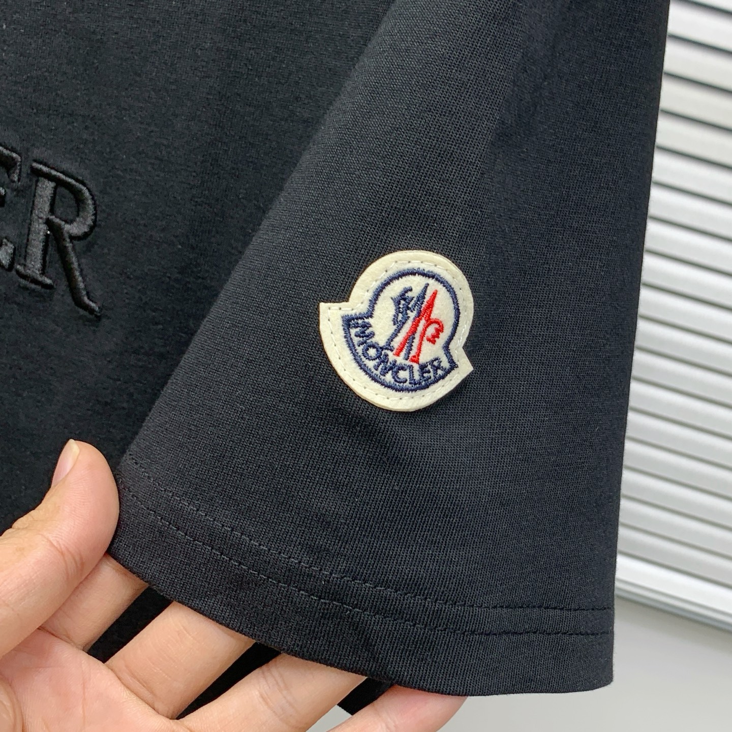 P蒙口2025夏季新款短袖T恤，个性艺术系列全网独家首发 百搭款细节处理完美纯棉面料十分精致 原版面料 