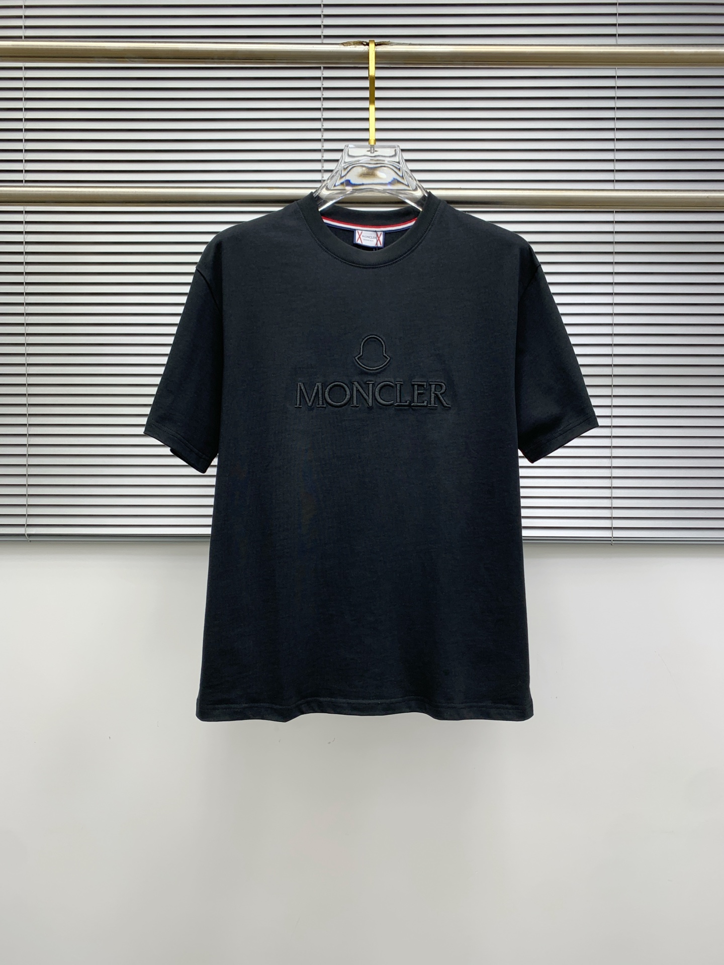 P蒙口2025夏季新款短袖T恤，个性艺术系列全网独家首发 百搭款细节处理完美纯棉面料十分精致 原版面料 