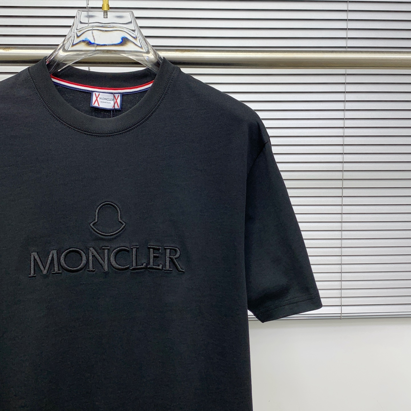 P蒙口2025夏季新款短袖T恤，个性艺术系列全网独家首发 百搭款细节处理完美纯棉面料十分精致 原版面料 