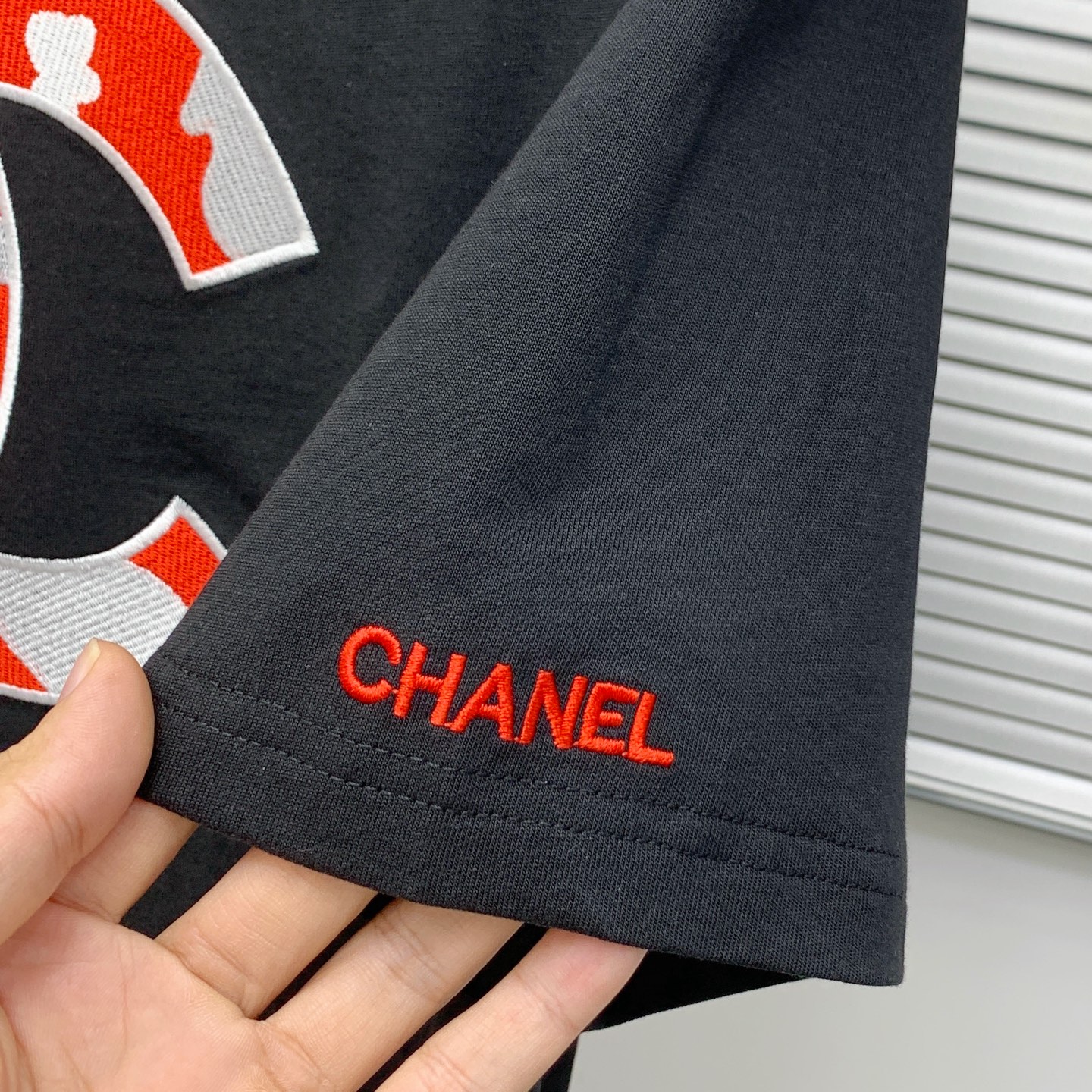 P香奈儿2025夏季新款短袖T恤，个性艺术系列全网独家首发 百搭款细节处理完美纯棉面料十分精致 原版面料