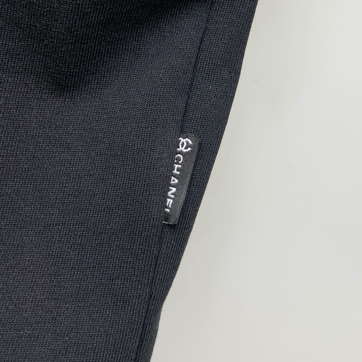 P香奈儿2025夏季新款短袖T恤，个性艺术系列全网独家首发 百搭款细节处理完美纯棉面料十分精致 原版面料