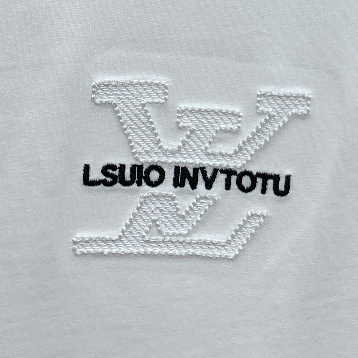 PLV2025夏季新款短袖T恤，个性艺术系列全网独家首发 百搭款细节处理完美纯棉面料十分精致 原版面料 