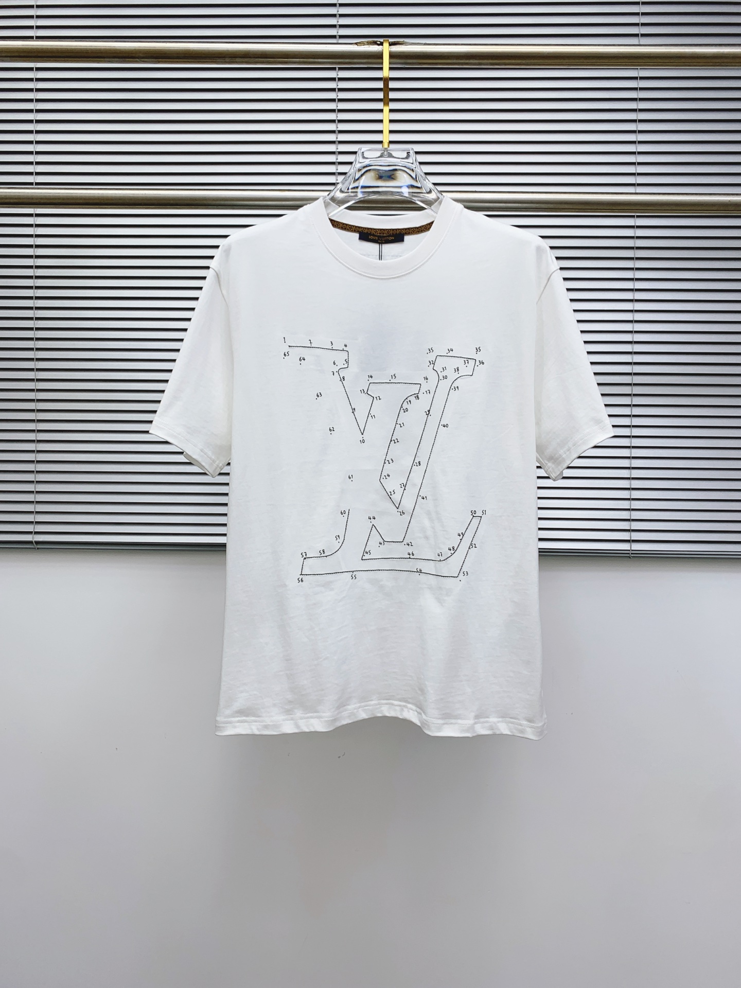 PLV2025夏季新款短袖T恤，个性艺术系列全网独家首发 百搭款细节处理完美纯棉面料十分精致 原版面料 