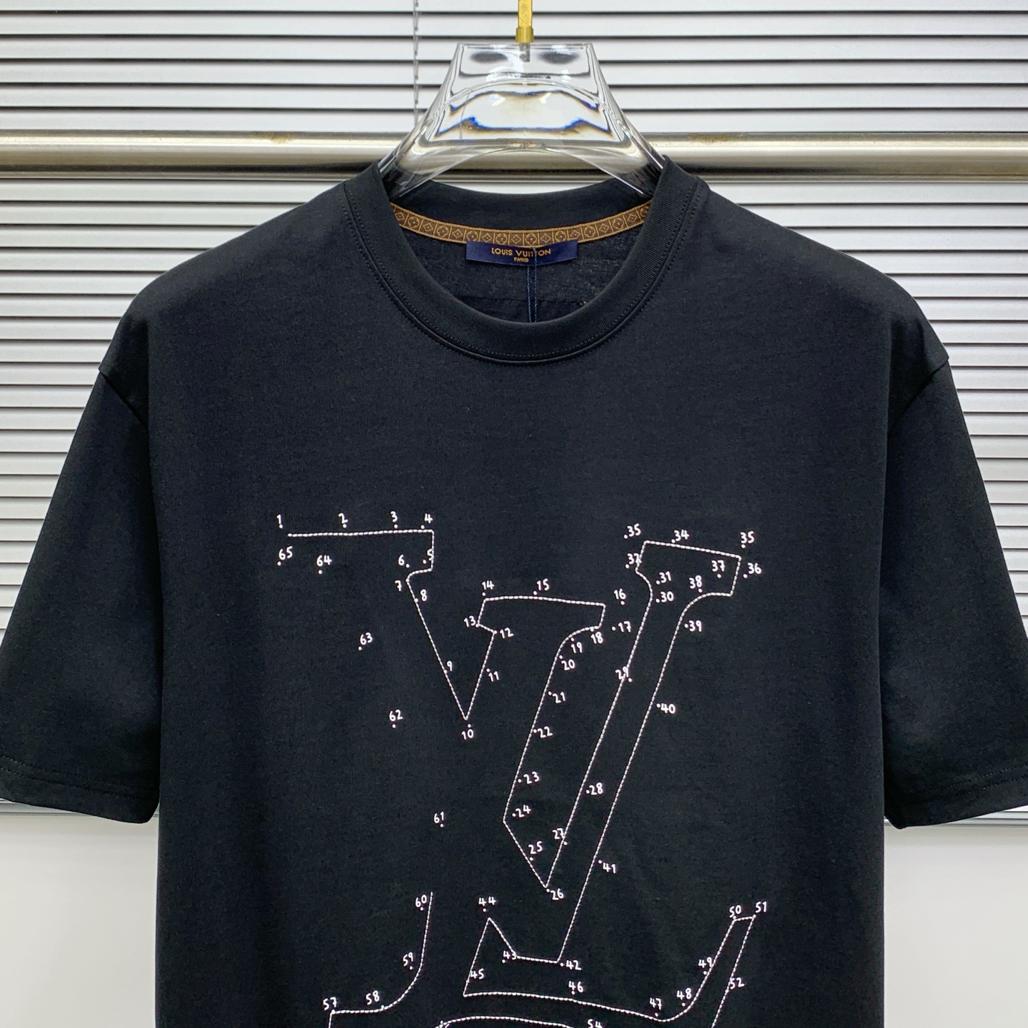 PLV2025夏季新款短袖T恤，个性艺术系列全网独家首发 百搭款细节处理完美纯棉面料十分精致 原版面料 