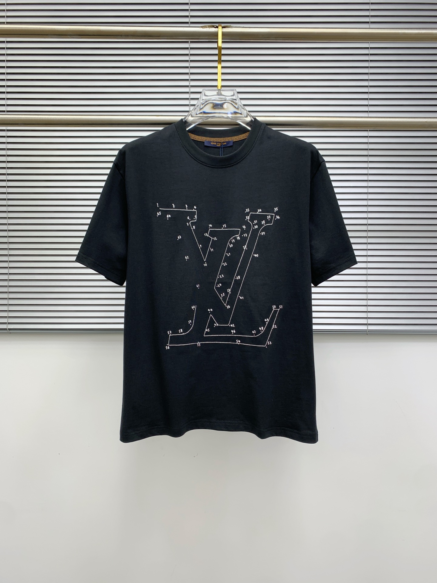 PLV2025夏季新款短袖T恤，个性艺术系列全网独家首发 百搭款细节处理完美纯棉面料十分精致 原版面料 