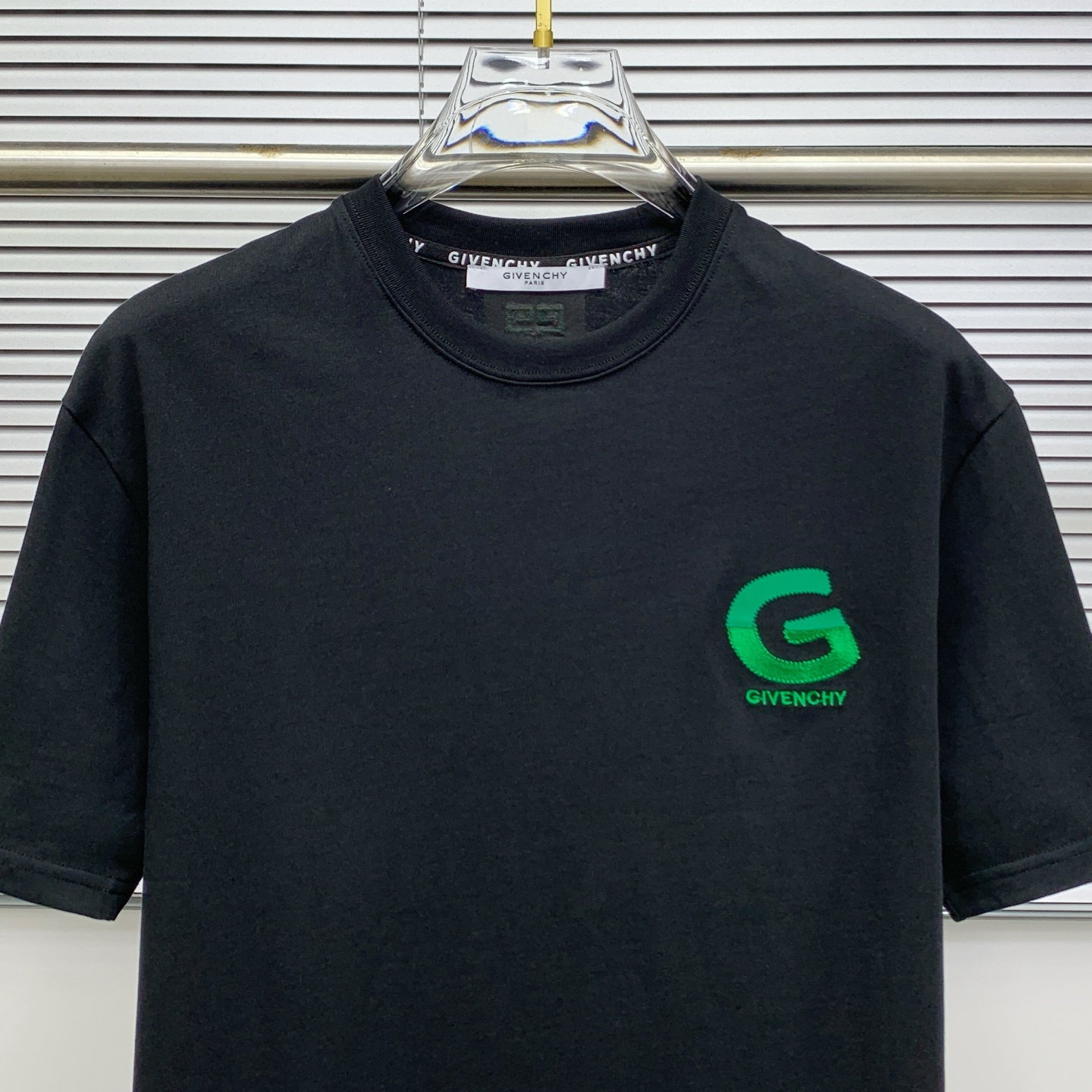 P纪梵希2025夏季新款短袖T恤，个性艺术系列全网独家首发 百搭款细节处理完美纯棉面料十分精致 原版面料