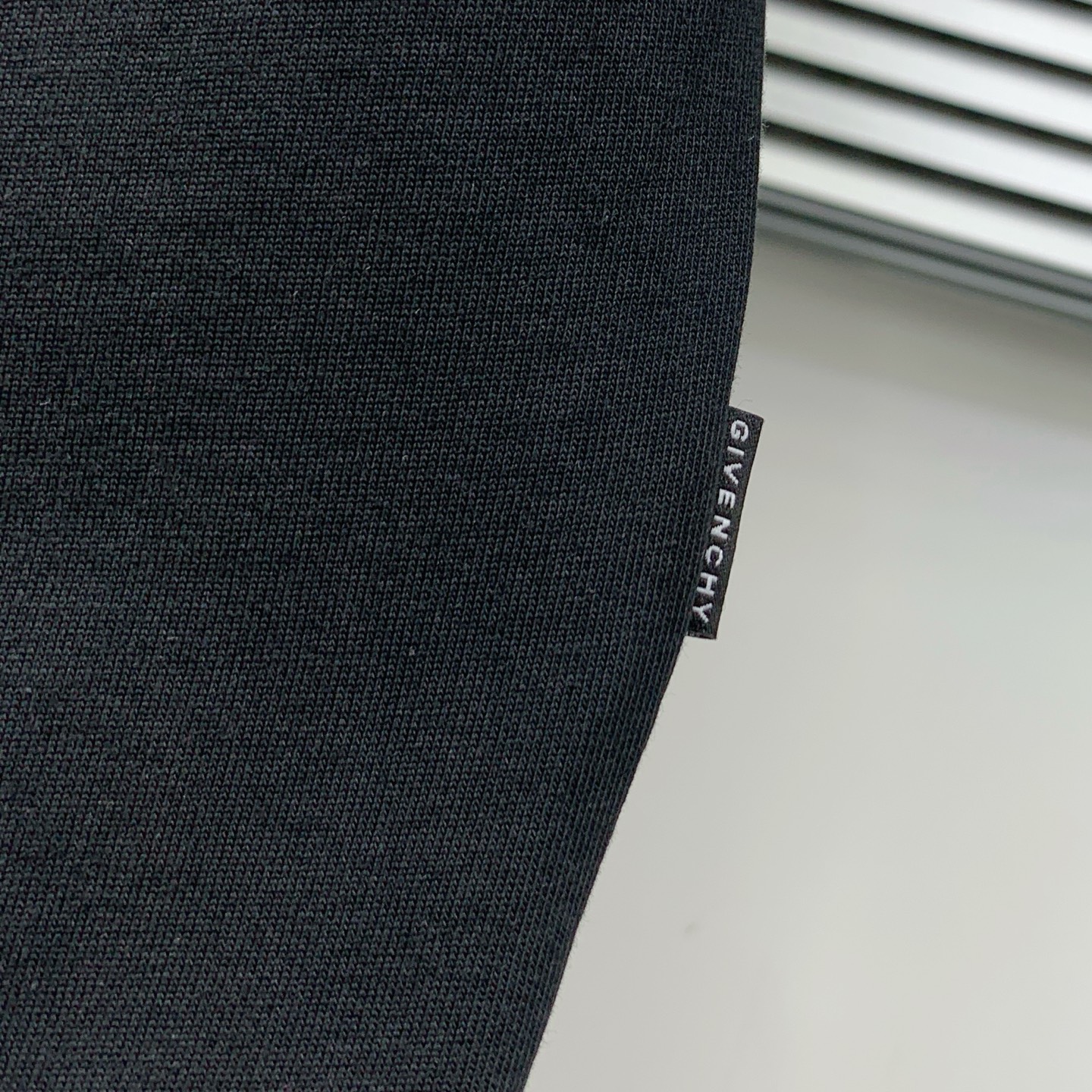 P纪梵希2025夏季新款短袖T恤，个性艺术系列全网独家首发 百搭款细节处理完美纯棉面料十分精致 原版面料