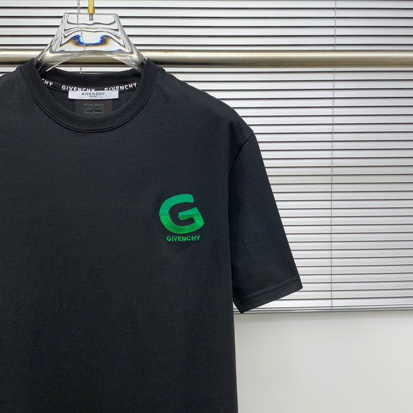 P纪梵希2025夏季新款短袖T恤，个性艺术系列全网独家首发 百搭款细节处理完美纯棉面料十分精致 原版面料