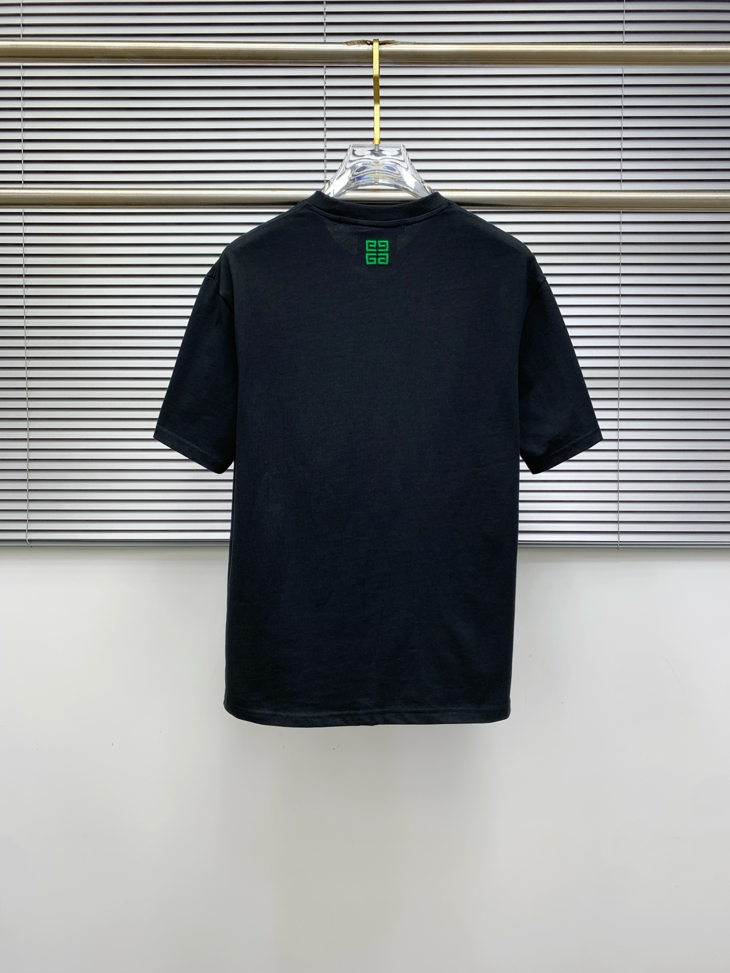 P纪梵希2025夏季新款短袖T恤，个性艺术系列全网独家首发 百搭款细节处理完美纯棉面料十分精致 原版面料