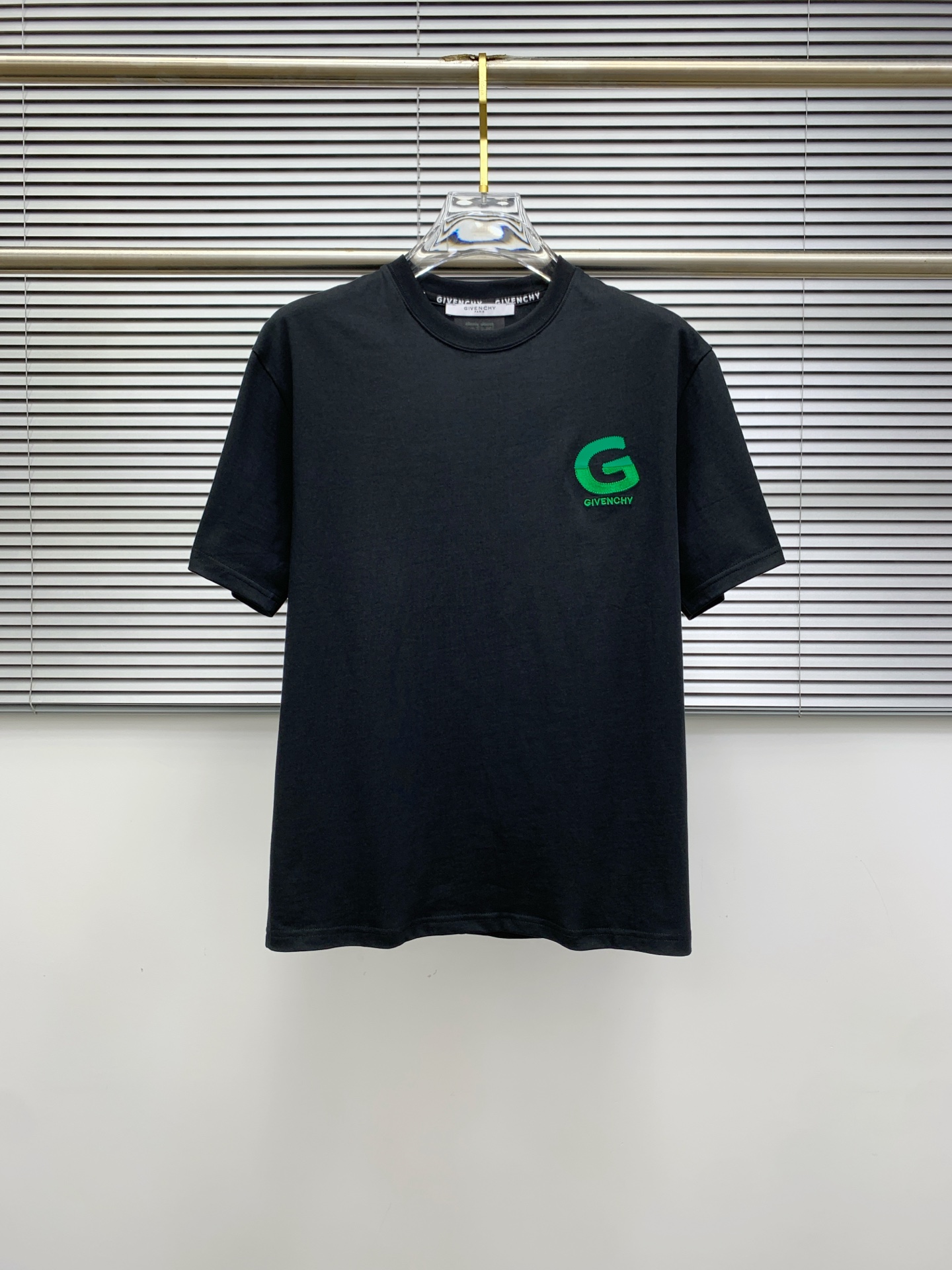 P纪梵希2025夏季新款短袖T恤，个性艺术系列全网独家首发 百搭款细节处理完美纯棉面料十分精致 原版面料