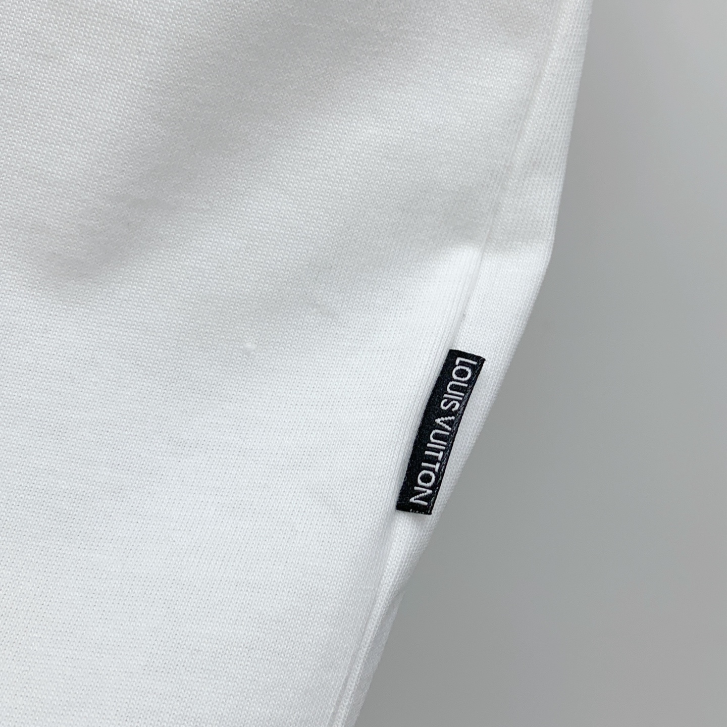 PLV2025夏季新款短袖T恤，个性艺术系列全网独家首发 百搭款细节处理完美纯棉面料十分精致 原版面料 