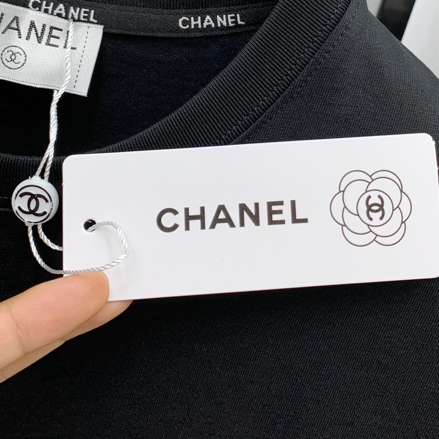 P香奈儿2025夏季新款短袖T恤，个性艺术系列全网独家首发 百搭款细节处理完美纯棉面料十分精致 原版面料