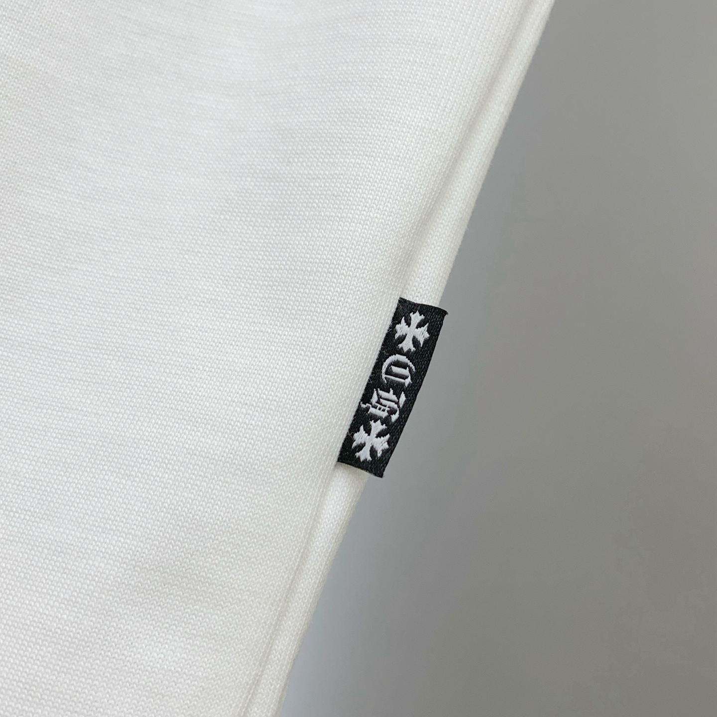 P克罗心2025夏季新款短袖T恤，个性艺术系列全网独家首发 百搭款细节处理完美纯棉面料十分精致 原版面料