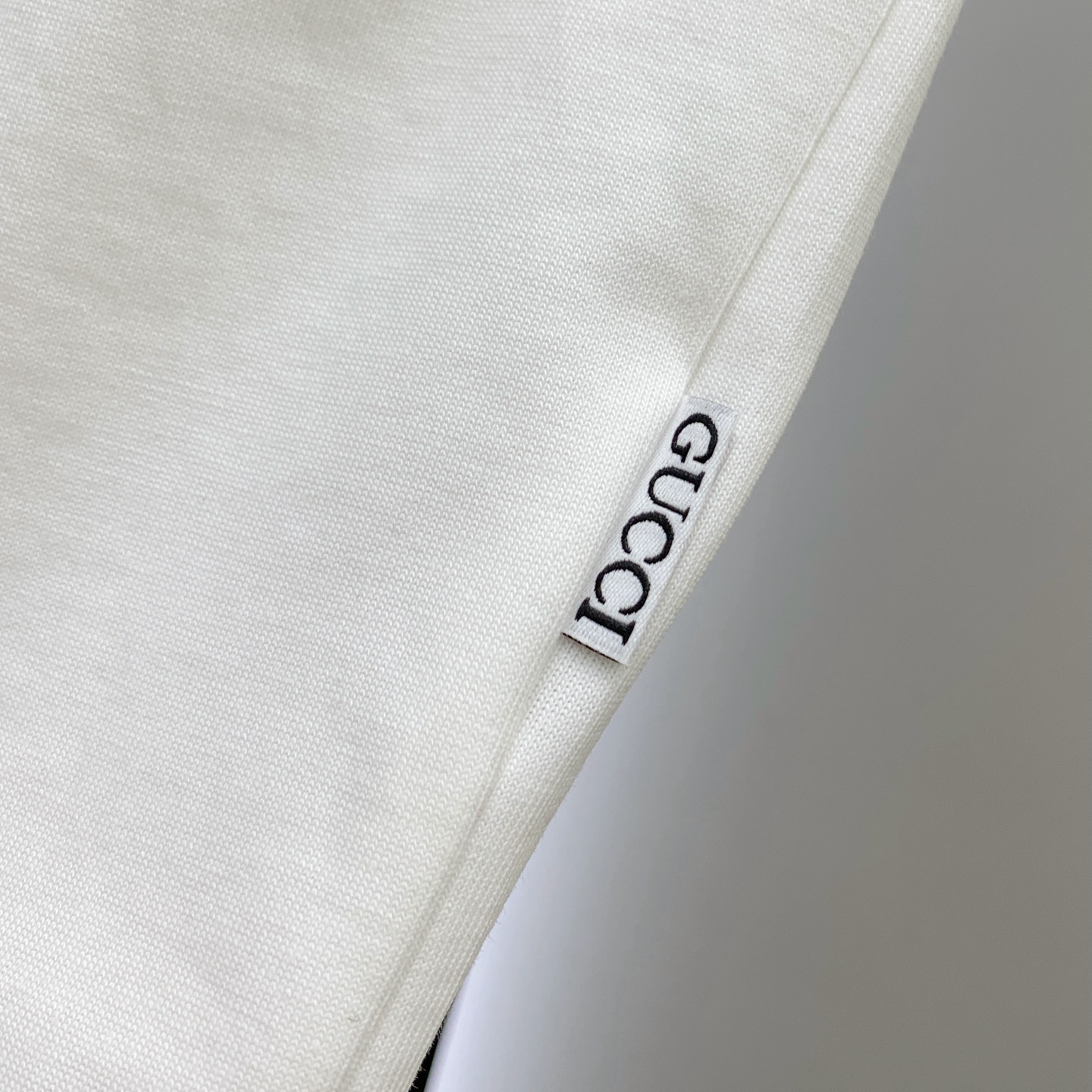 P古驰2025夏季新款短袖T恤，个性艺术系列全网独家首发 百搭款细节处理完美纯棉面料十分精致 原版面料 