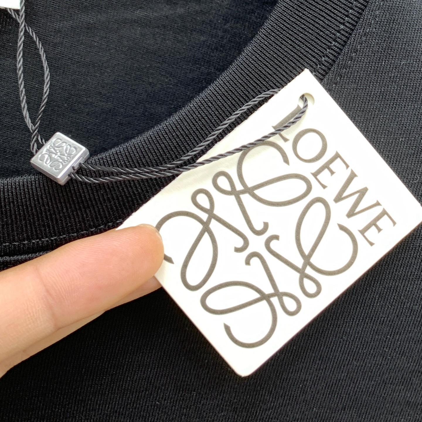 P罗意威2025夏季新款短袖T恤，个性艺术系列全网独家首发 百搭款细节处理完美纯棉面料十分精致 原版面料