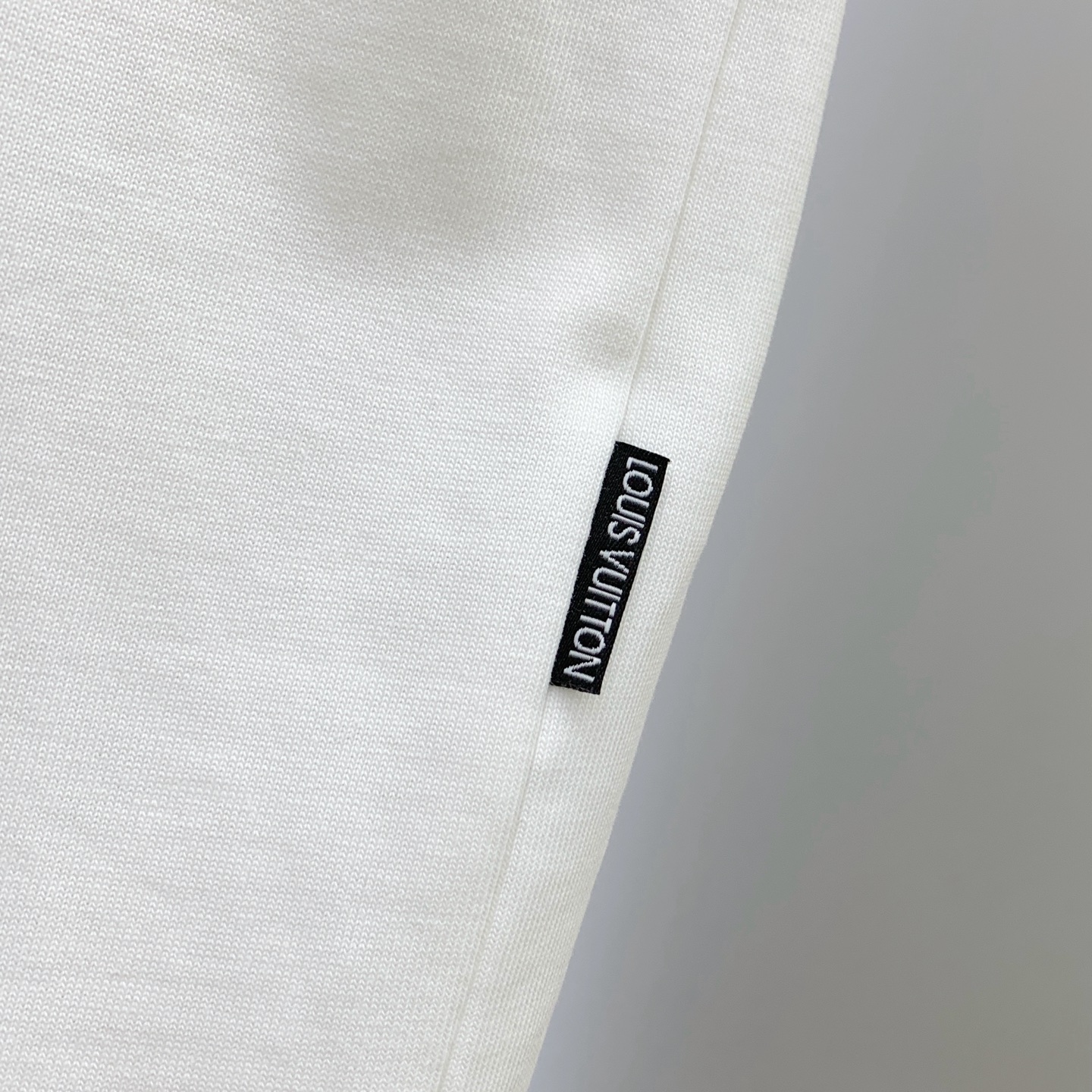 PLV2025夏季新款短袖T恤，个性艺术系列全网独家首发 百搭款细节处理完美纯棉面料十分精致 原版面料 