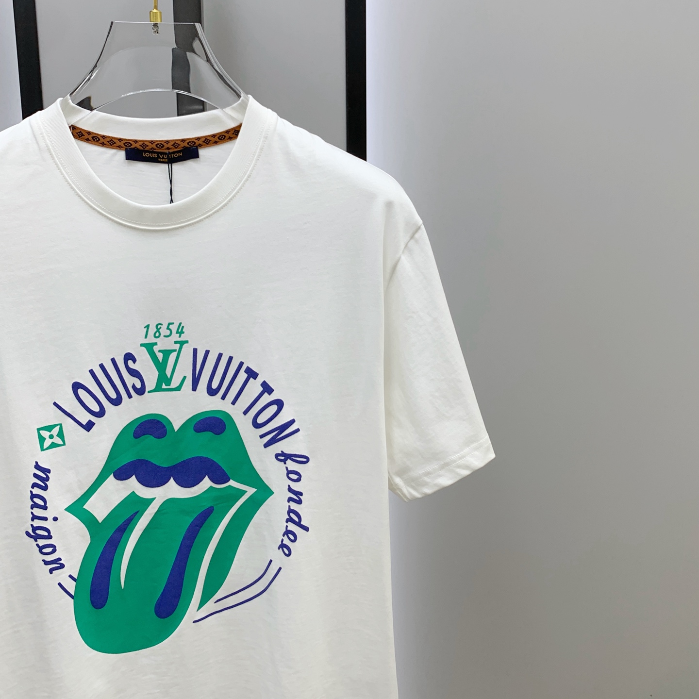 PLV2025夏季新款短袖T恤，个性艺术系列全网独家首发 百搭款细节处理完美纯棉面料十分精致 原版面料 