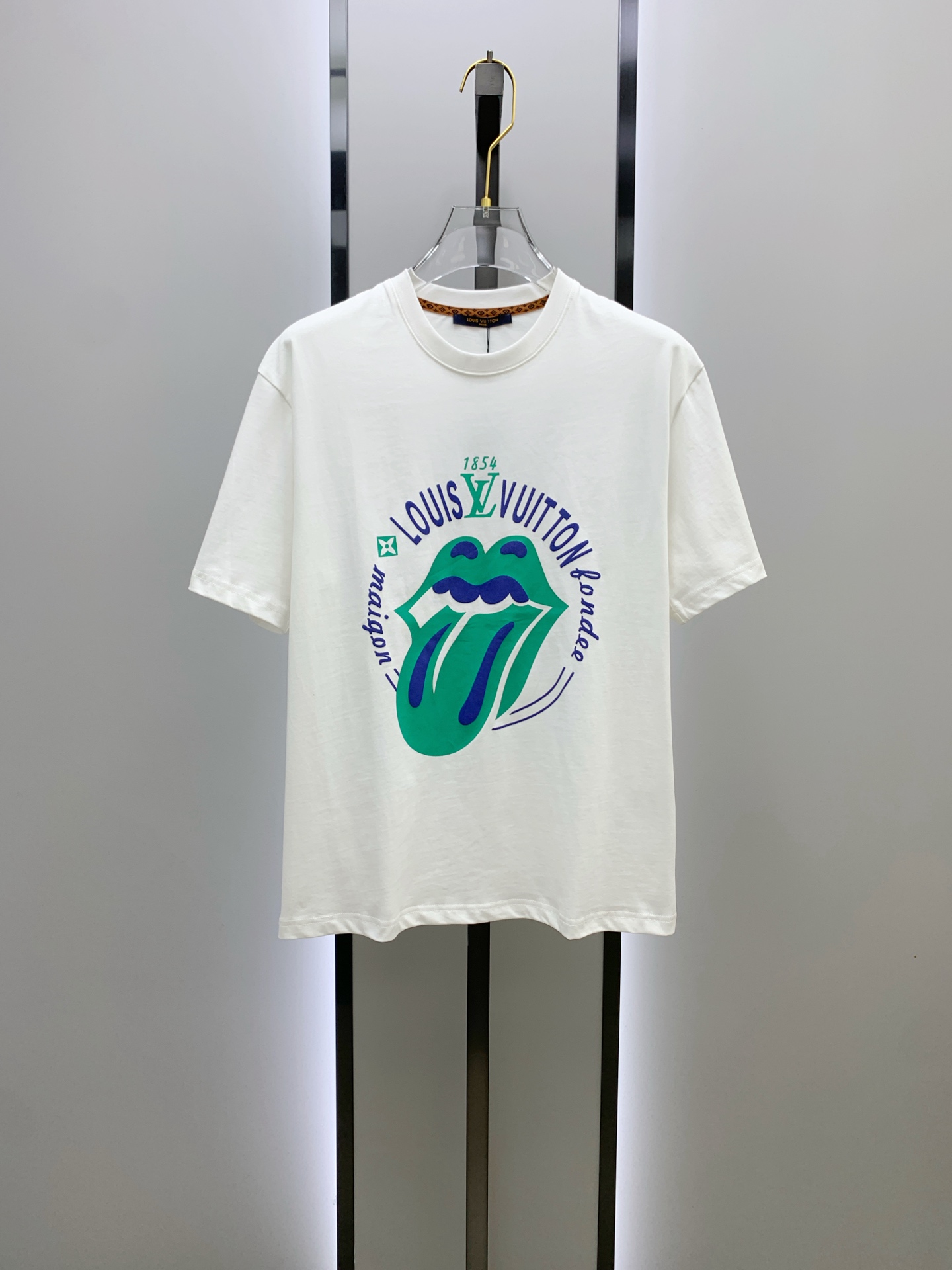 PLV2025夏季新款短袖T恤，个性艺术系列全网独家首发 百搭款细节处理完美纯棉面料十分精致 原版面料 