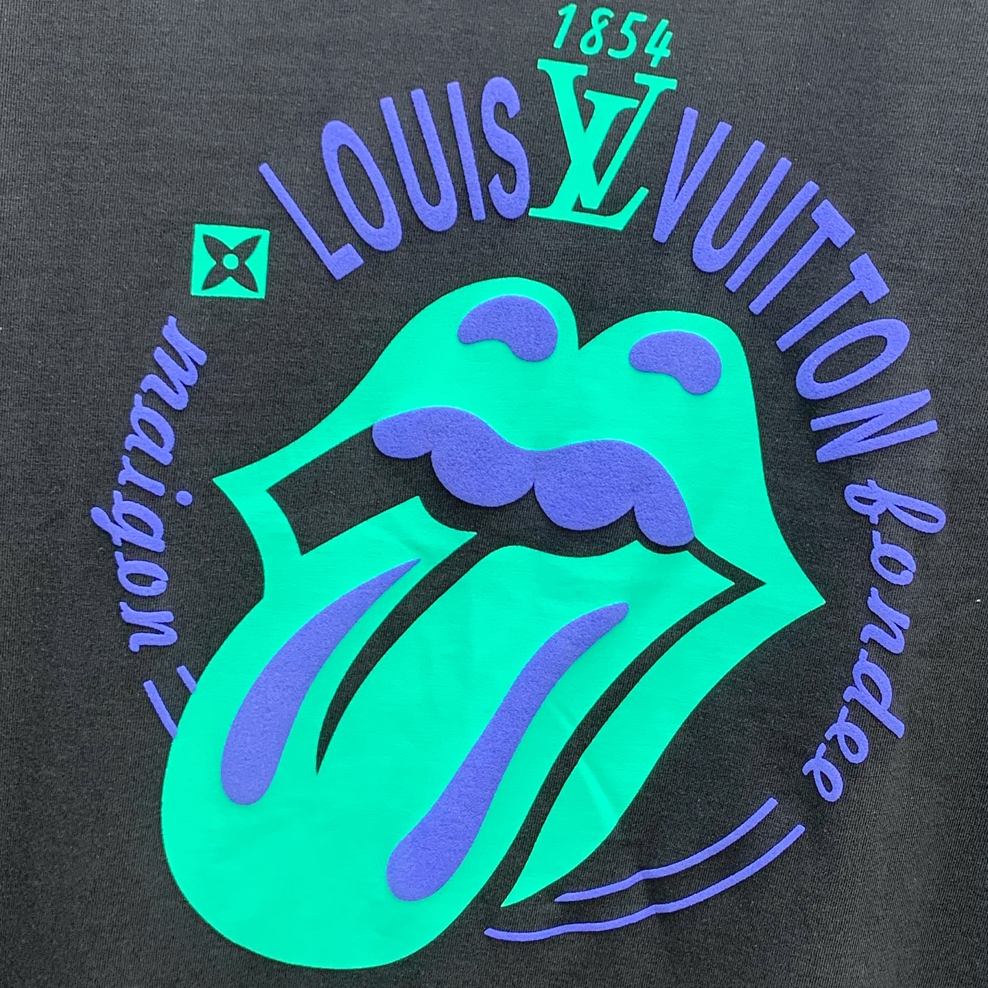 PLV2025夏季新款短袖T恤，个性艺术系列全网独家首发 百搭款细节处理完美纯棉面料十分精致 原版面料 