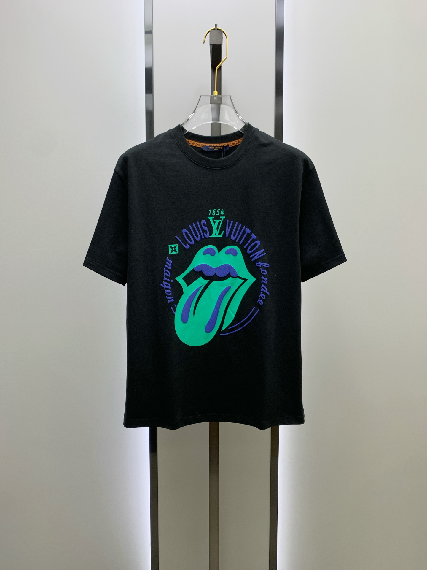 PLV2025夏季新款短袖T恤，个性艺术系列全网独家首发 百搭款细节处理完美纯棉面料十分精致 原版面料 