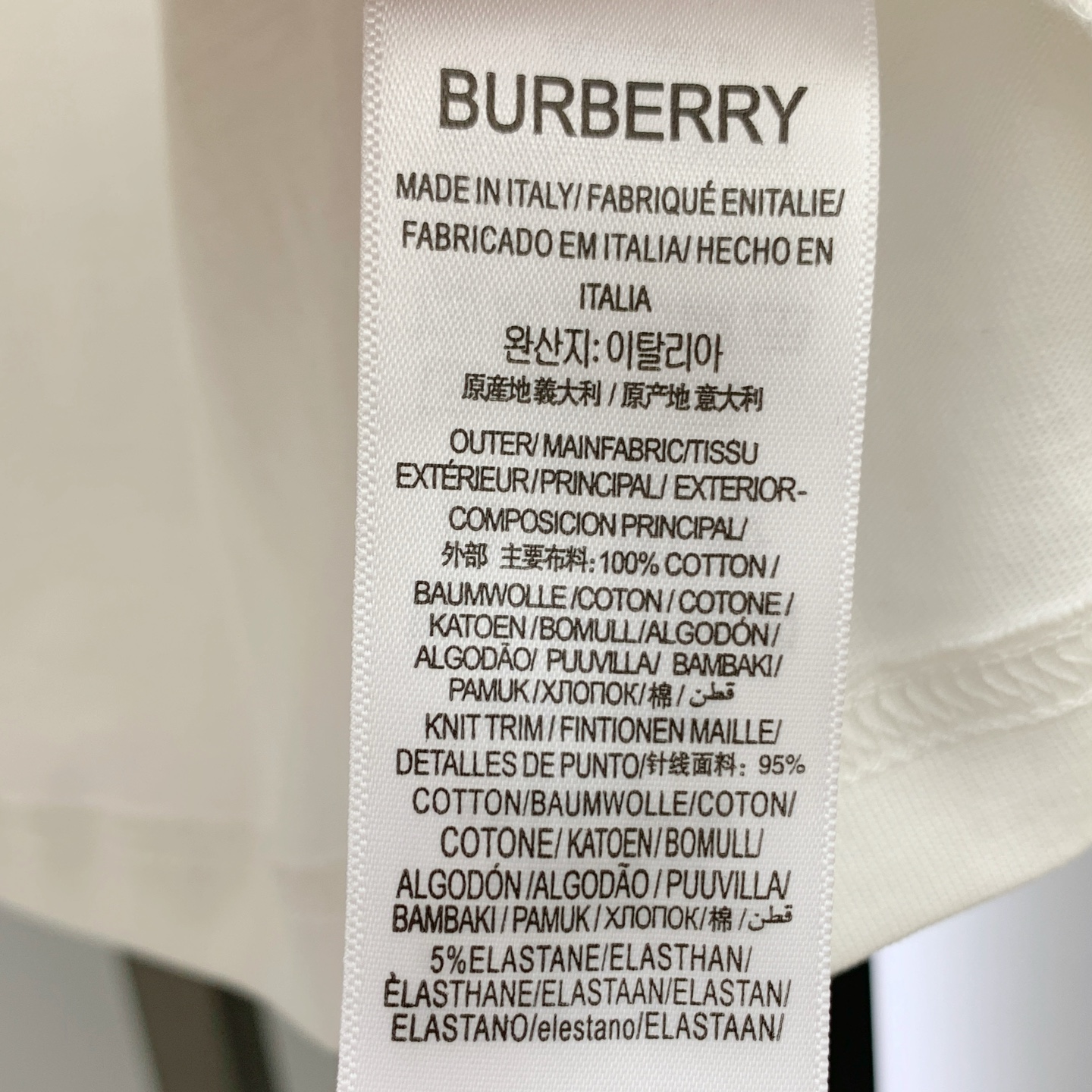 P巴宝莉2025夏季新款短袖T恤，个性艺术系列全网独家首发 百搭款细节处理完美纯棉面料十分精致 原版面料