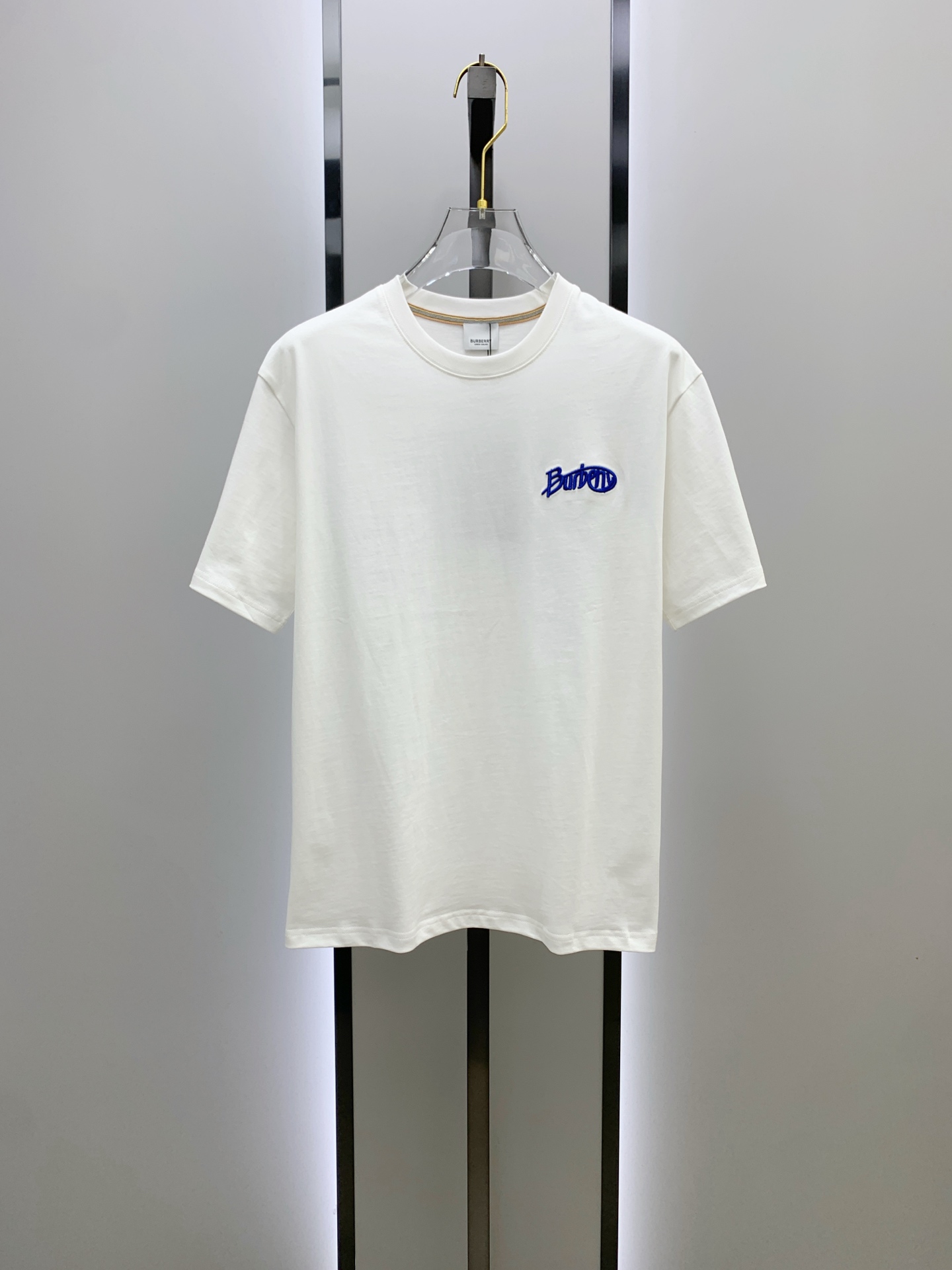 P巴宝莉2025夏季新款短袖T恤，个性艺术系列全网独家首发 百搭款细节处理完美纯棉面料十分精致 原版面料