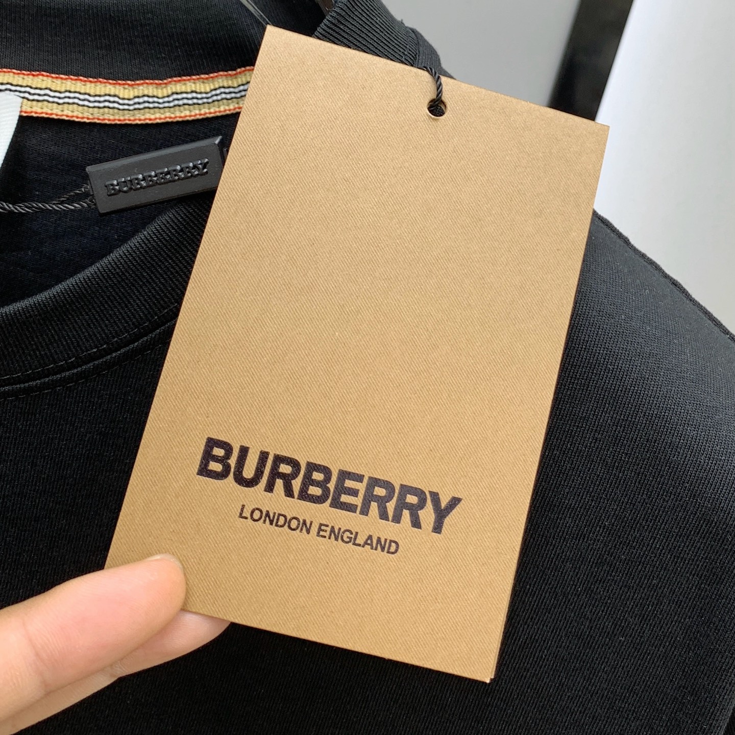 P巴宝莉2025夏季新款短袖T恤，个性艺术系列全网独家首发 百搭款细节处理完美纯棉面料十分精致 原版面料