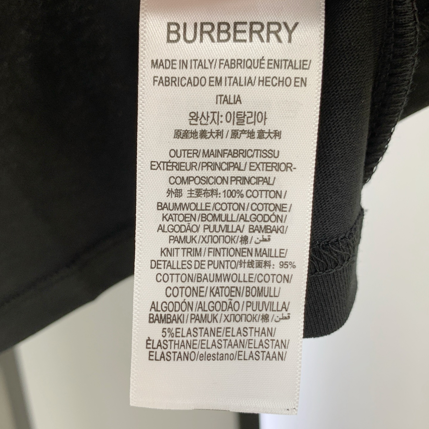 P巴宝莉2025夏季新款短袖T恤，个性艺术系列全网独家首发 百搭款细节处理完美纯棉面料十分精致 原版面料