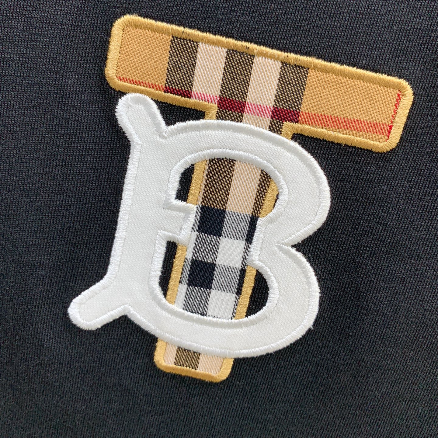 P巴宝莉2025夏季新款短袖T恤，个性艺术系列全网独家首发 百搭款细节处理完美纯棉面料十分精致 原版面料