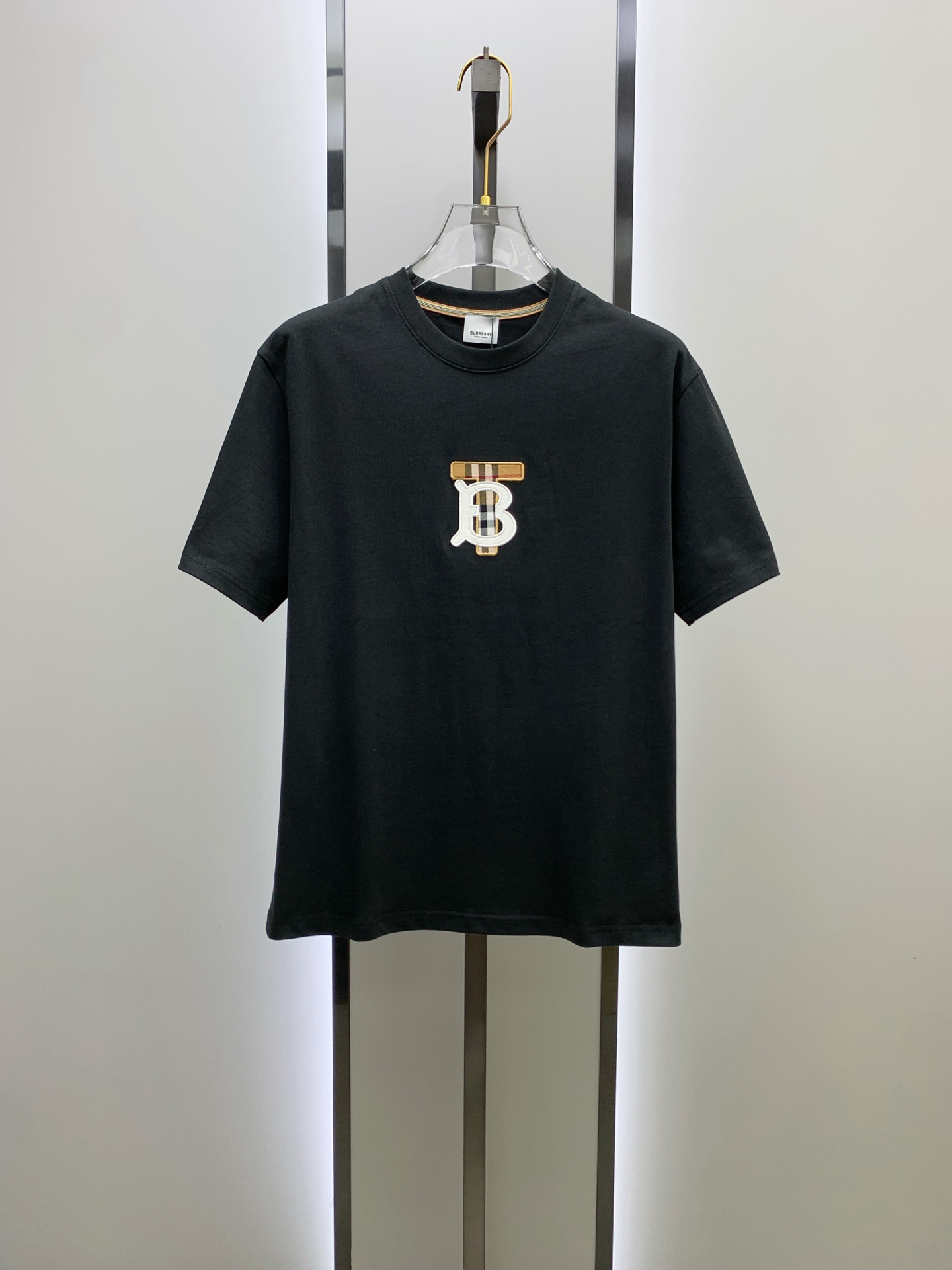 P巴宝莉2025夏季新款短袖T恤，个性艺术系列全网独家首发 百搭款细节处理完美纯棉面料十分精致 原版面料