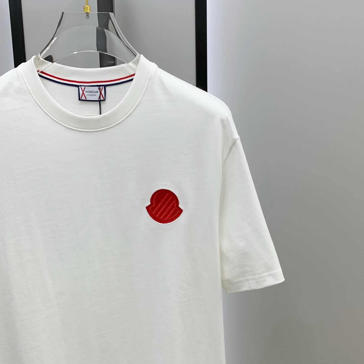 P蒙口2025夏季新款短袖T恤，个性艺术系列全网独家首发 百搭款细节处理完美纯棉面料十分精致 原版面料 