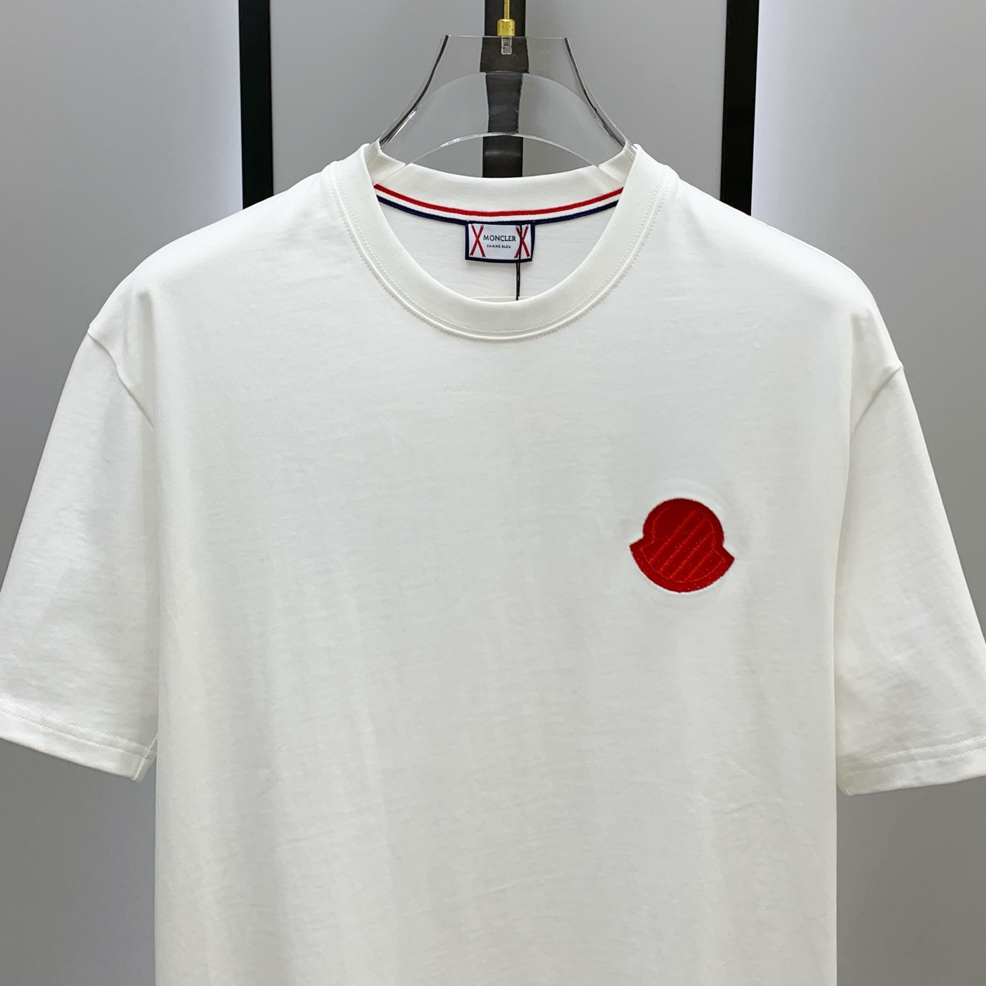 P蒙口2025夏季新款短袖T恤，个性艺术系列全网独家首发 百搭款细节处理完美纯棉面料十分精致 原版面料 