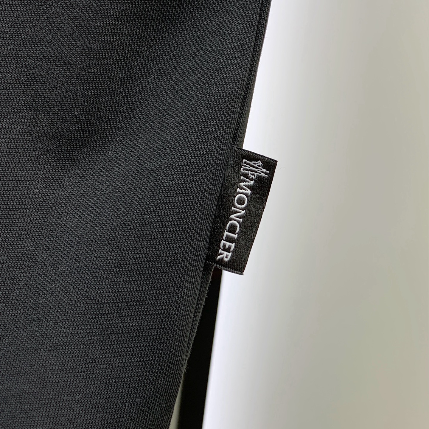 P蒙口2025夏季新款短袖T恤，个性艺术系列全网独家首发 百搭款细节处理完美纯棉面料十分精致 原版面料 