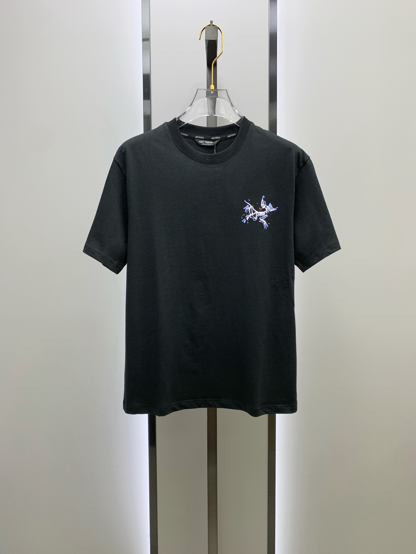 P始祖鸟2025夏季新款短袖T恤，个性艺术系列全网独家首发 百搭款细节处理完美纯棉面料十分精致 原版面料